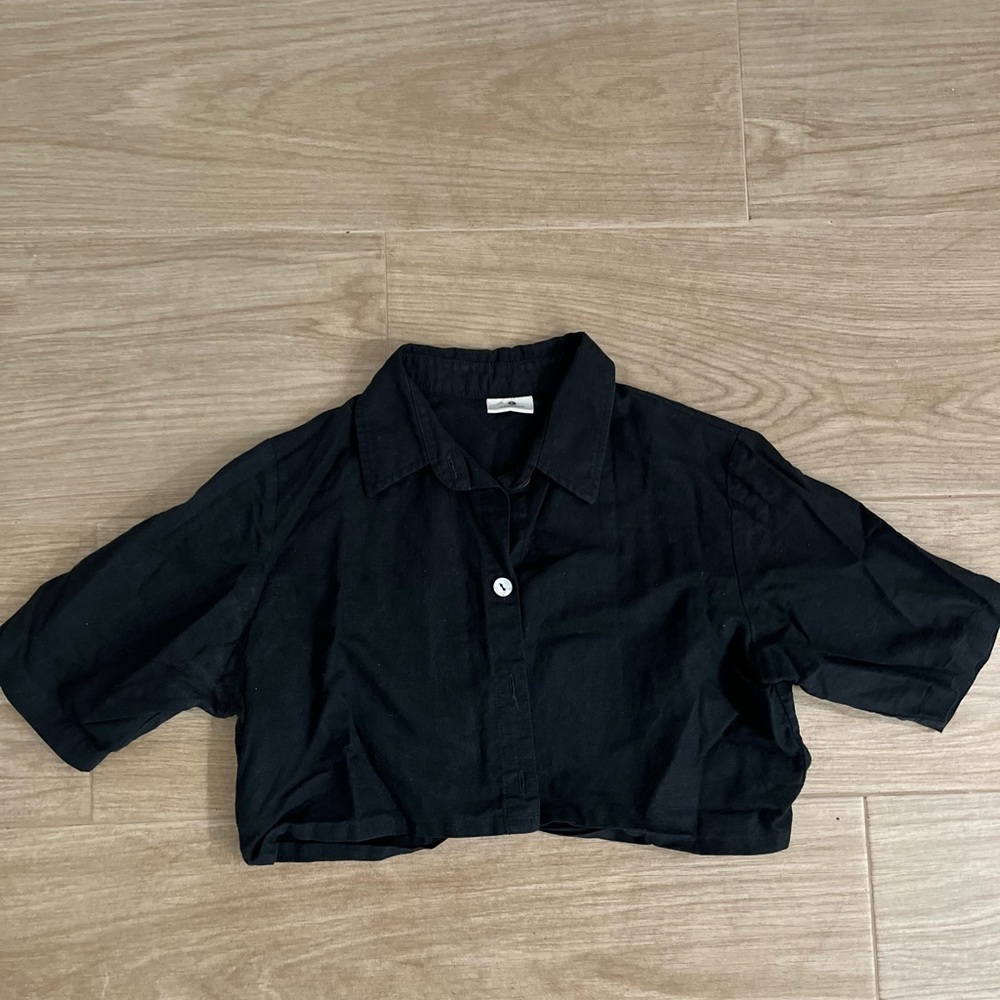 Aroha (venezuelan brand) black crop top